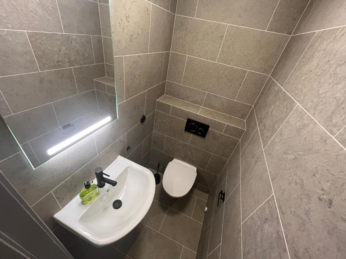 Kavan Townhouse Funaesdalen Екстериор снимка